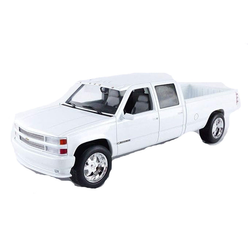 1997 Chevrolet Silverado Crew Cab 1:18 Model Car